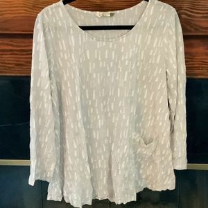 Gray Crinkle Top